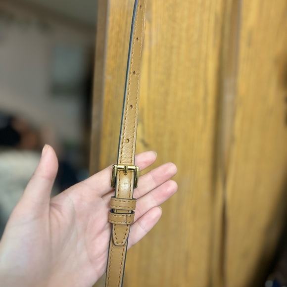 Michael Kors authentic cross body - Picture 2 of 6